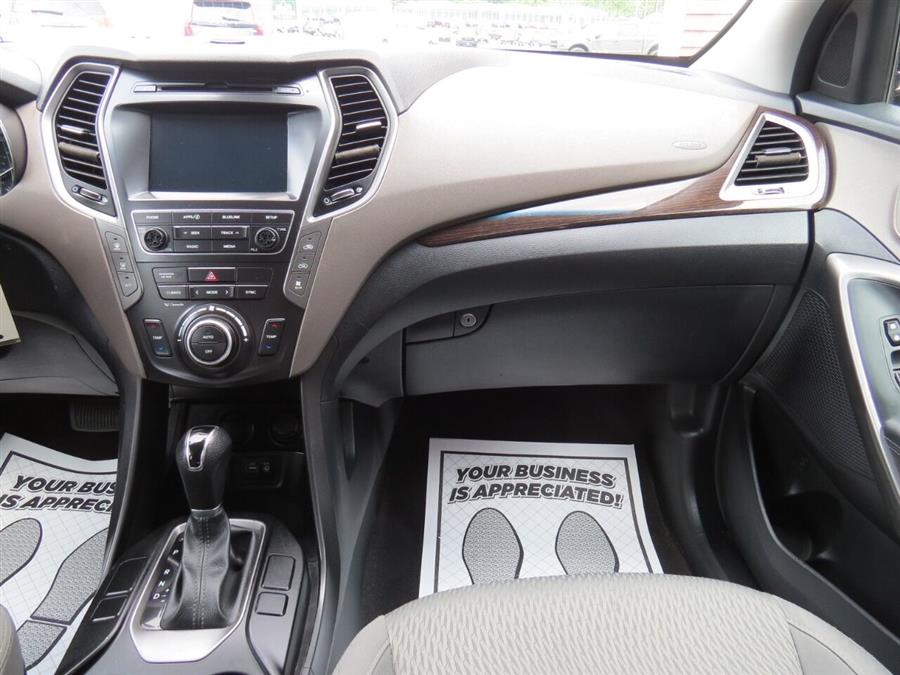 Used Hyundai Santa Fe SE AWD 4dr SUV 2017 | Lake City Exports Inc. Auburn, Maine Used Hyundai Santa Fe SE AWD 4dr SUV 2017 | Lake City Exports Inc. Auburn, Maine