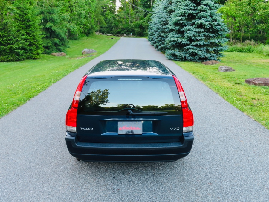 2004 Volvo V70 2.4L Auto w/Sunroof, available for sale in North Salem, New York | Meccanic Shop North Inc. North Salem, New York 2004 Volvo V70 2.4L Auto w/Sunroof, available for sale in North Salem, New York | Meccanic Shop North Inc. North Salem, New York