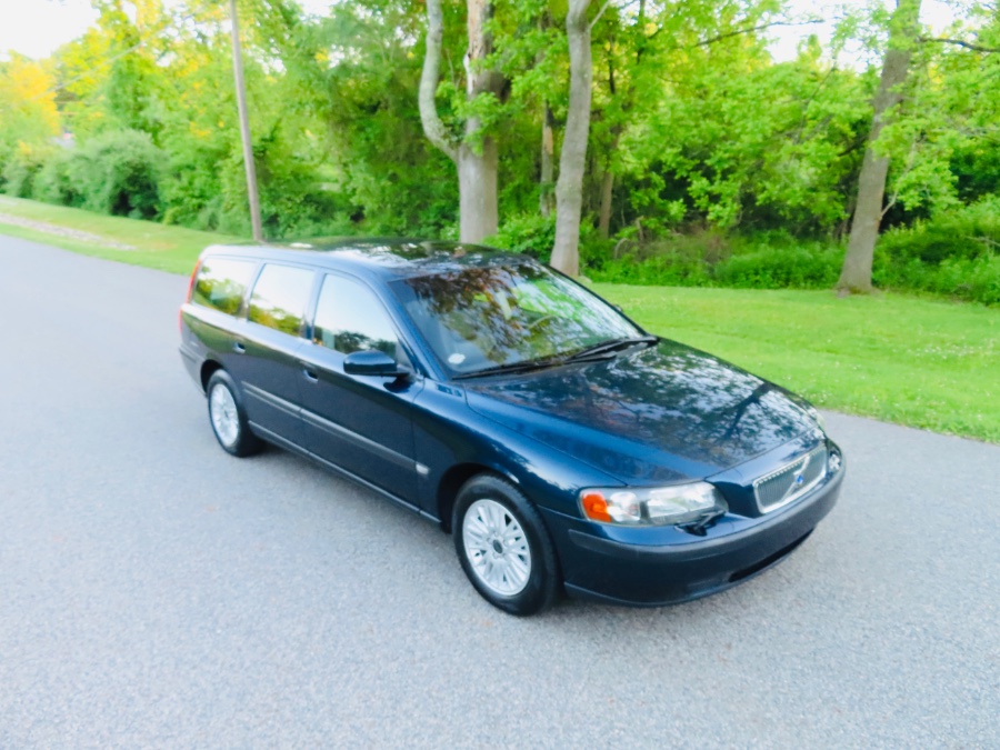 2004 Volvo V70 2.4L Auto w/Sunroof, available for sale in North Salem, New York | Meccanic Shop North Inc. North Salem, New York 2004 Volvo V70 2.4L Auto w/Sunroof, available for sale in North Salem, New York | Meccanic Shop North Inc. North Salem, New York