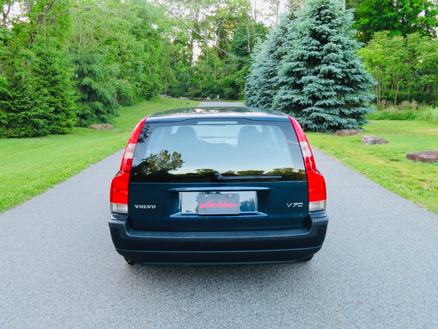 2004 Volvo V70 2.4L Auto w/Sunroof, available for sale in North Salem, New York | Meccanic Shop North Inc. North Salem, New York 2004 Volvo V70 2.4L Auto w/Sunroof, available for sale in North Salem, New York | Meccanic Shop North Inc. North Salem, New York