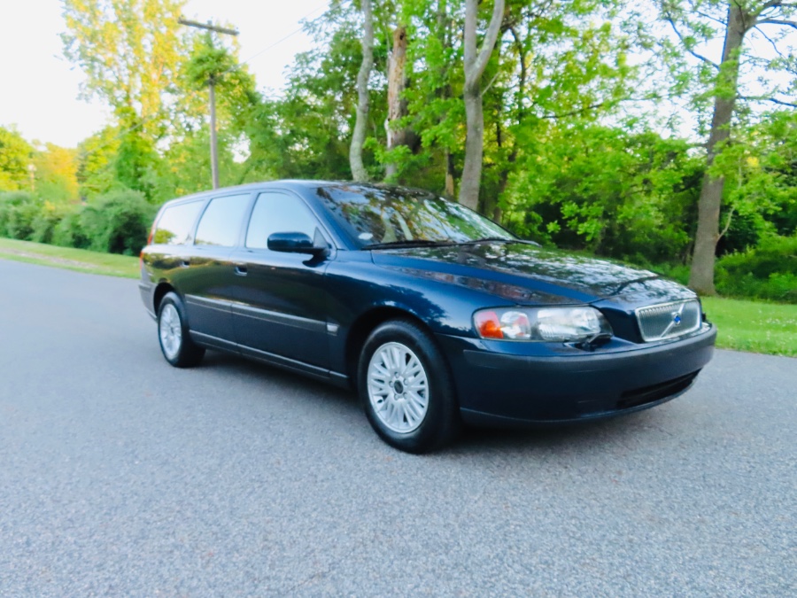 2004 Volvo V70 2.4L Auto w/Sunroof, available for sale in North Salem, New York | Meccanic Shop North Inc. North Salem, New York 2004 Volvo V70 2.4L Auto w/Sunroof, available for sale in North Salem, New York | Meccanic Shop North Inc. North Salem, New York