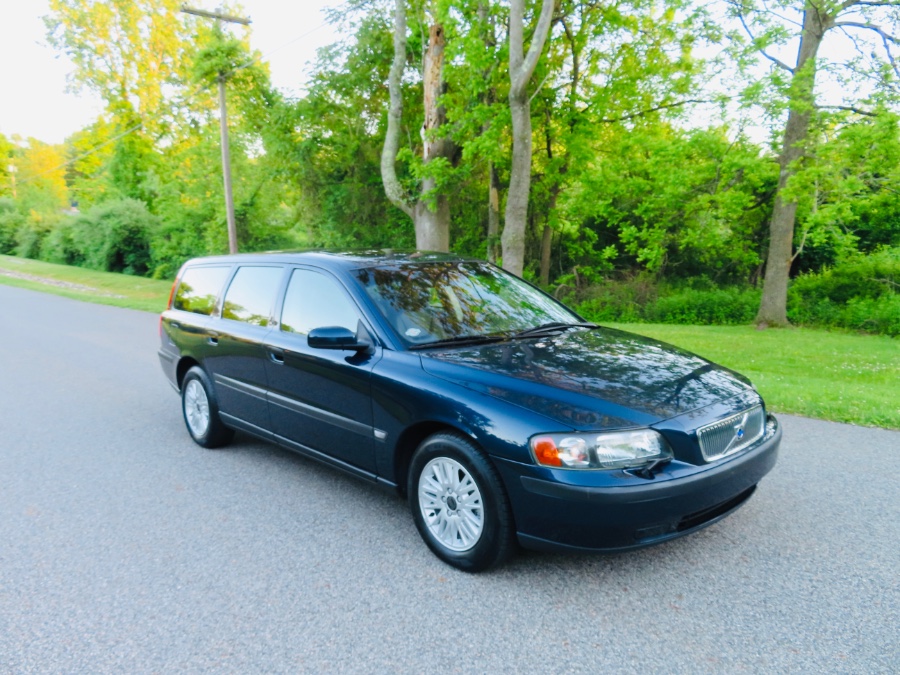 2004 Volvo V70 2.4L Auto w/Sunroof, available for sale in North Salem, New York | Meccanic Shop North Inc. North Salem, New York 2004 Volvo V70 2.4L Auto w/Sunroof, available for sale in North Salem, New York | Meccanic Shop North Inc. North Salem, New York