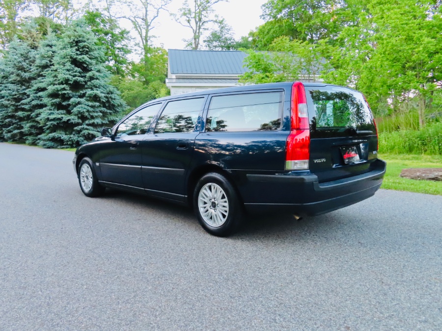 2004 Volvo V70 2.4L Auto w/Sunroof, available for sale in North Salem, New York | Meccanic Shop North Inc. North Salem, New York 2004 Volvo V70 2.4L Auto w/Sunroof, available for sale in North Salem, New York | Meccanic Shop North Inc. North Salem, New York