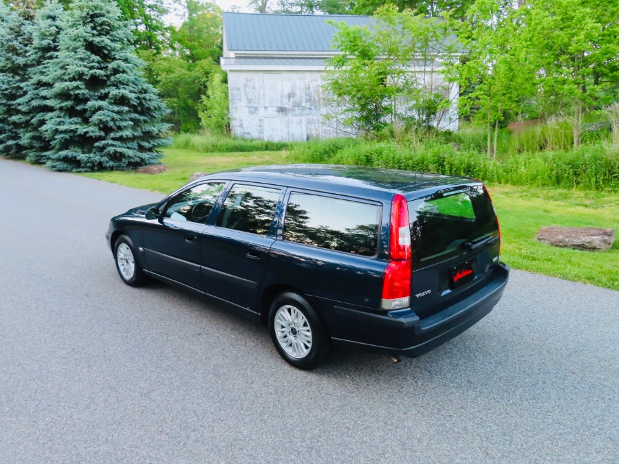 2004 Volvo V70 2.4L Auto w/Sunroof, available for sale in North Salem, New York | Meccanic Shop North Inc. North Salem, New York 2004 Volvo V70 2.4L Auto w/Sunroof, available for sale in North Salem, New York | Meccanic Shop North Inc. North Salem, New York
