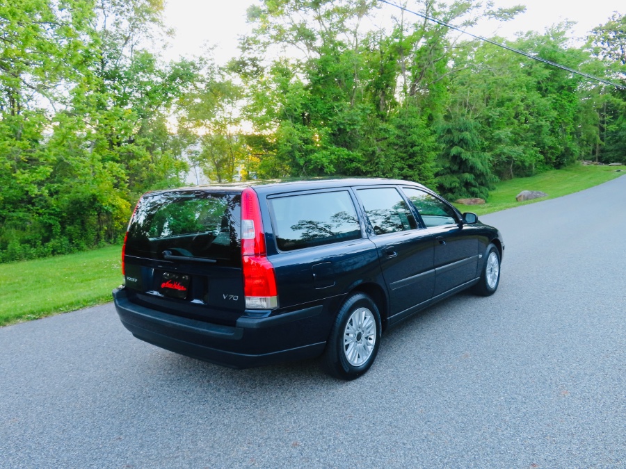 2004 Volvo V70 2.4L Auto w/Sunroof, available for sale in North Salem, New York | Meccanic Shop North Inc. North Salem, New York 2004 Volvo V70 2.4L Auto w/Sunroof, available for sale in North Salem, New York | Meccanic Shop North Inc. North Salem, New York