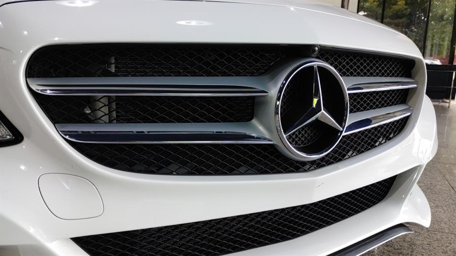 Used Mercedes-Benz C-Class C 300 4MATIC Sedan 2018 | Dream Car Gallery. Woodbury, New York Used Mercedes-Benz C-Class C 300 4MATIC Sedan 2018 | Dream Car Gallery. Woodbury, New York