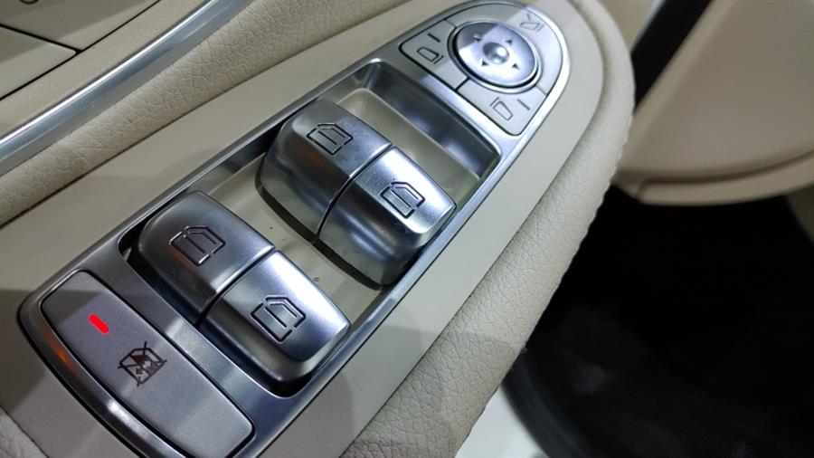 Used Mercedes-Benz C-Class C 300 4MATIC Sedan 2018 | Dream Car Gallery. Woodbury, New York Used Mercedes-Benz C-Class C 300 4MATIC Sedan 2018 | Dream Car Gallery. Woodbury, New York