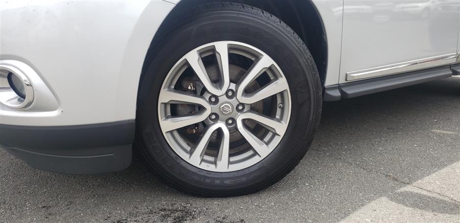 2013 Nissan Pathfinder 2WD 4dr SL, available for sale in Little Ferry, New Jersey | Victoria Preowned Autos Inc. Little Ferry, New Jersey 2013 Nissan Pathfinder 2WD 4dr SL, available for sale in Little Ferry, New Jersey | Victoria Preowned Autos Inc. Little Ferry, New Jersey