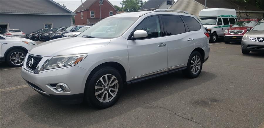 2013 Nissan Pathfinder 2WD 4dr SL, available for sale in Little Ferry, New Jersey | Victoria Preowned Autos Inc. Little Ferry, New Jersey 2013 Nissan Pathfinder 2WD 4dr SL, available for sale in Little Ferry, New Jersey | Victoria Preowned Autos Inc. Little Ferry, New Jersey