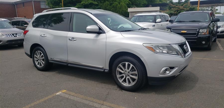 2013 Nissan Pathfinder 2WD 4dr SL, available for sale in Little Ferry, New Jersey | Victoria Preowned Autos Inc. Little Ferry, New Jersey 2013 Nissan Pathfinder 2WD 4dr SL, available for sale in Little Ferry, New Jersey | Victoria Preowned Autos Inc. Little Ferry, New Jersey