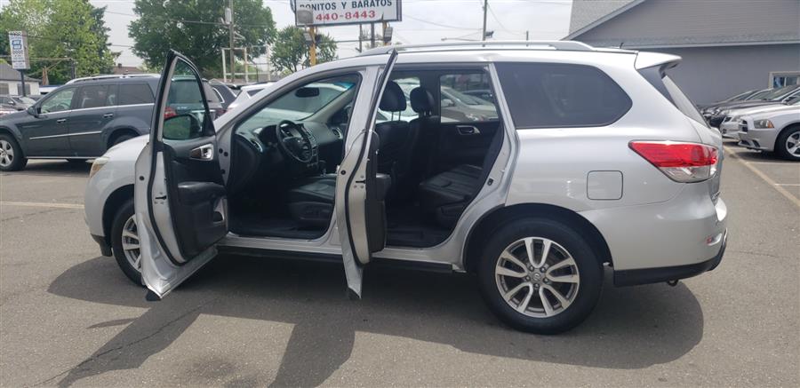 2013 Nissan Pathfinder 2WD 4dr SL, available for sale in Little Ferry, New Jersey | Victoria Preowned Autos Inc. Little Ferry, New Jersey 2013 Nissan Pathfinder 2WD 4dr SL, available for sale in Little Ferry, New Jersey | Victoria Preowned Autos Inc. Little Ferry, New Jersey