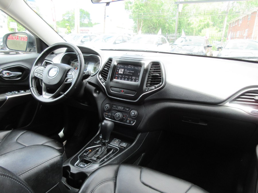 Used Jeep Cherokee Latitude Plus 4x4 2019 | Route 27 Auto Mall. Linden, New Jersey Used Jeep Cherokee Latitude Plus 4x4 2019 | Route 27 Auto Mall. Linden, New Jersey