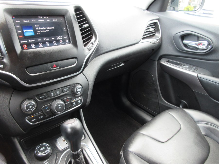 Used Jeep Cherokee Latitude Plus 4x4 2019 | Route 27 Auto Mall. Linden, New Jersey Used Jeep Cherokee Latitude Plus 4x4 2019 | Route 27 Auto Mall. Linden, New Jersey