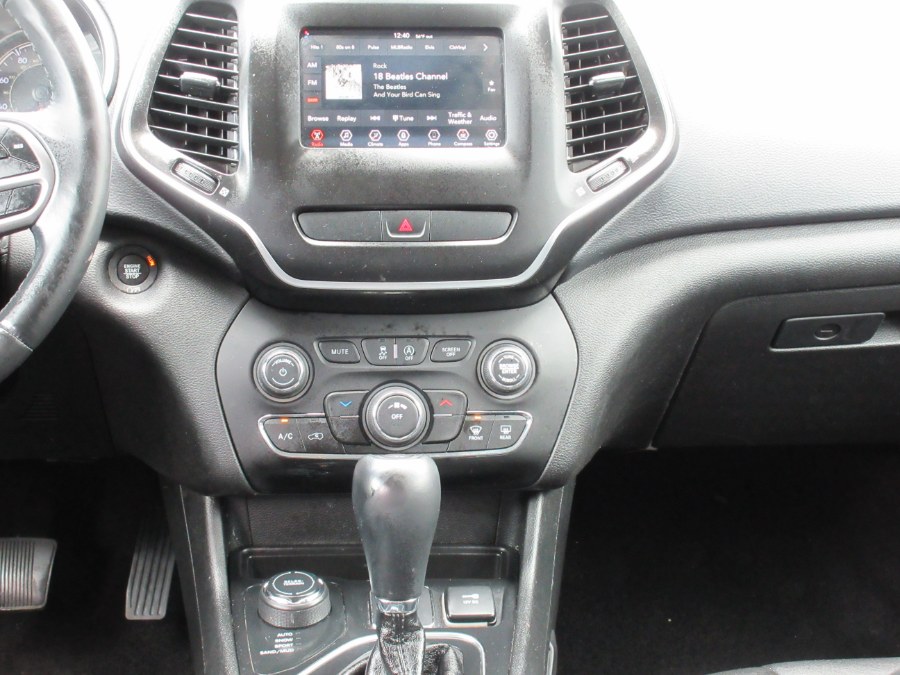 Used Jeep Cherokee Latitude Plus 4x4 2019 | Route 27 Auto Mall. Linden, New Jersey Used Jeep Cherokee Latitude Plus 4x4 2019 | Route 27 Auto Mall. Linden, New Jersey