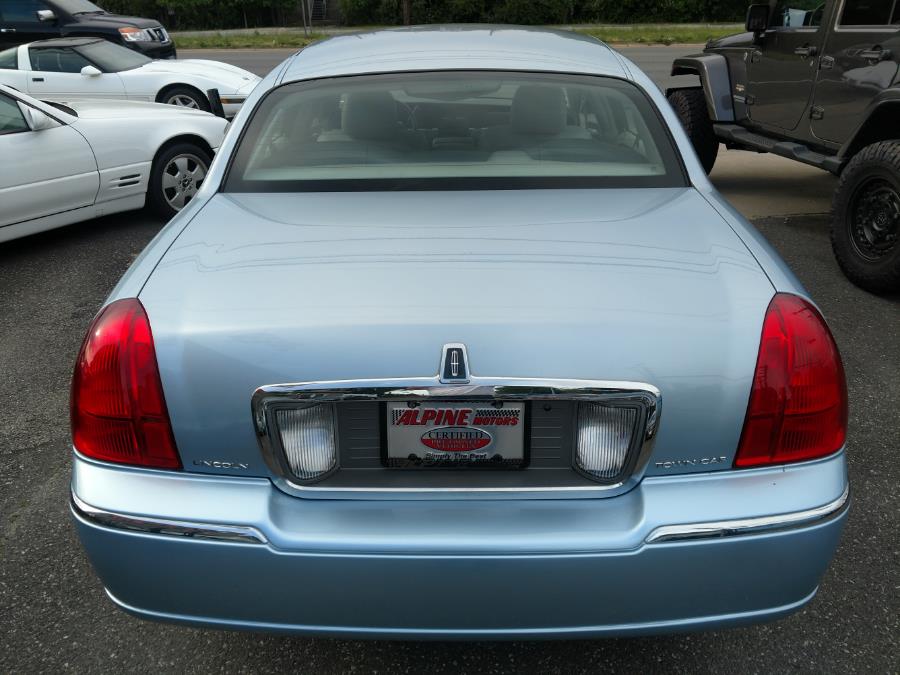Used Lincoln Town Car 4dr Sdn Signature Limited 2006 | Alpine Motors Inc. Wantagh, New York Used Lincoln Town Car 4dr Sdn Signature Limited 2006 | Alpine Motors Inc. Wantagh, New York
