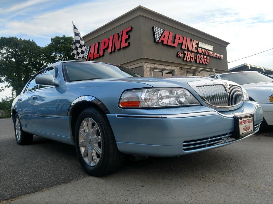 Used Lincoln Town Car 4dr Sdn Signature Limited 2006 | Alpine Motors Inc. Wantagh, New York Used Lincoln Town Car 4dr Sdn Signature Limited 2006 | Alpine Motors Inc. Wantagh, New York