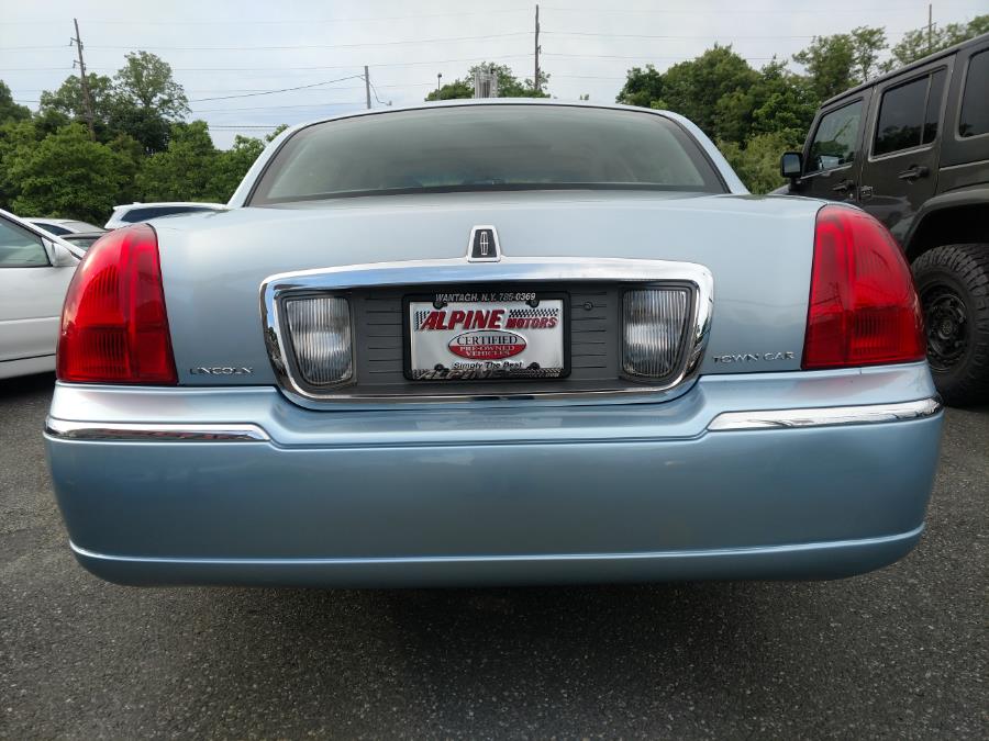 Used Lincoln Town Car 4dr Sdn Signature Limited 2006 | Alpine Motors Inc. Wantagh, New York Used Lincoln Town Car 4dr Sdn Signature Limited 2006 | Alpine Motors Inc. Wantagh, New York