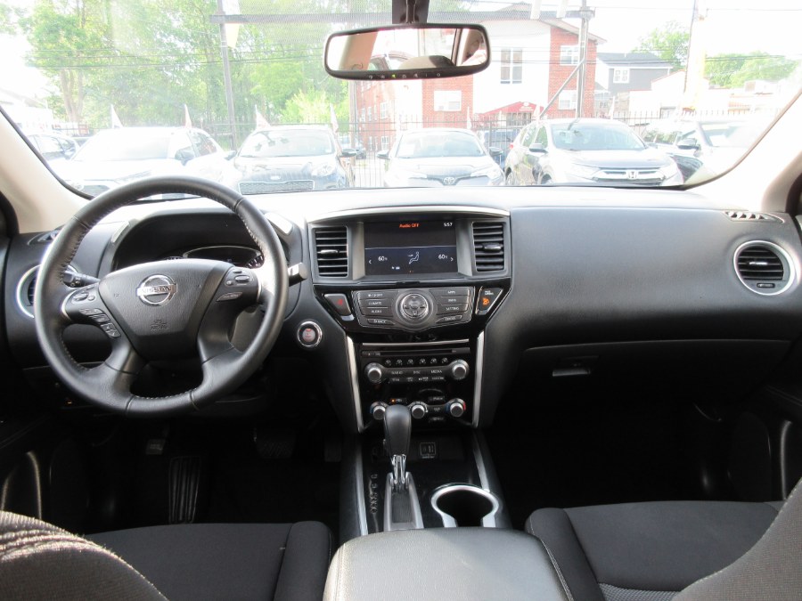 Used Nissan Pathfinder 4x4 SV 2020 | Route 27 Auto Mall. Linden, New Jersey Used Nissan Pathfinder 4x4 SV 2020 | Route 27 Auto Mall. Linden, New Jersey