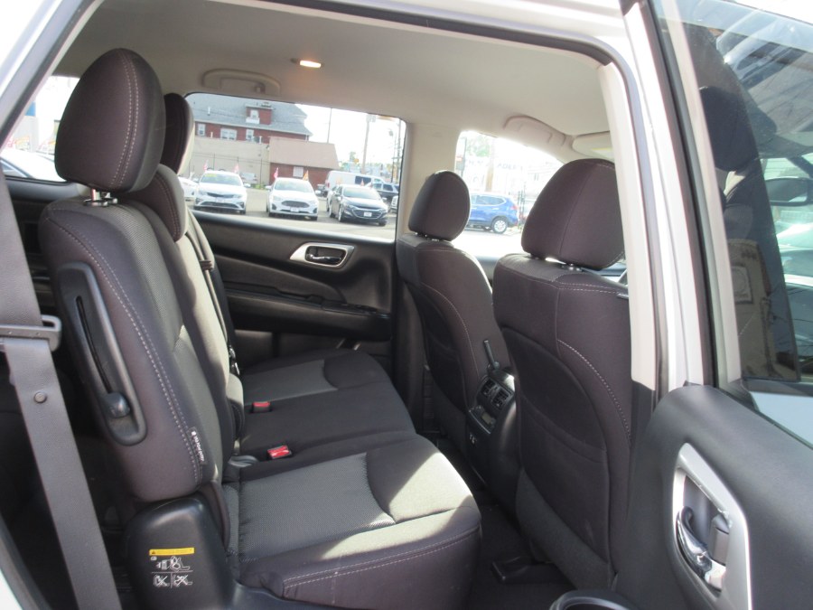 Used Nissan Pathfinder 4x4 SV 2020 | Route 27 Auto Mall. Linden, New Jersey Used Nissan Pathfinder 4x4 SV 2020 | Route 27 Auto Mall. Linden, New Jersey