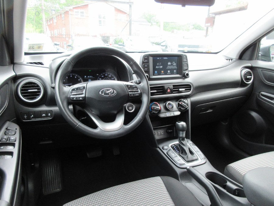 2018 Hyundai Kona SEL 2.0L Auto AWD, available for sale in Linden, New Jersey | Route 27 Auto Mall. Linden, New Jersey 2018 Hyundai Kona SEL 2.0L Auto AWD, available for sale in Linden, New Jersey | Route 27 Auto Mall. Linden, New Jersey