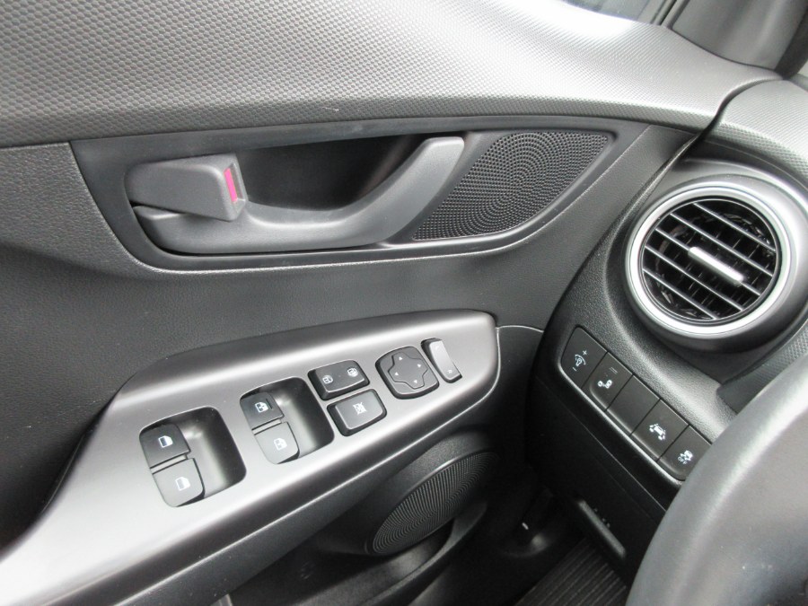 2018 Hyundai Kona SEL 2.0L Auto AWD, available for sale in Linden, New Jersey | Route 27 Auto Mall. Linden, New Jersey 2018 Hyundai Kona SEL 2.0L Auto AWD, available for sale in Linden, New Jersey | Route 27 Auto Mall. Linden, New Jersey