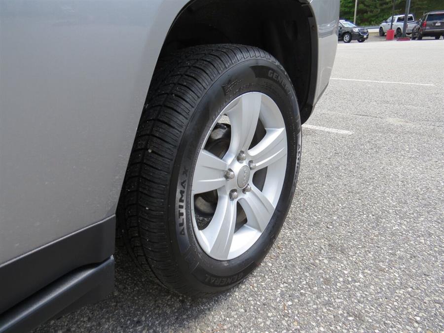 Used Jeep Compass Sport 4X4 4dr SUV 2017 | Lake City Exports Inc. Auburn, Maine Used Jeep Compass Sport 4X4 4dr SUV 2017 | Lake City Exports Inc. Auburn, Maine