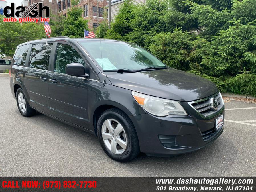 2011 Volkswagen Routan 4dr Wgn SE, available for sale in Newark, New Jersey | Dash Auto Gallery Inc.. Newark, New Jersey