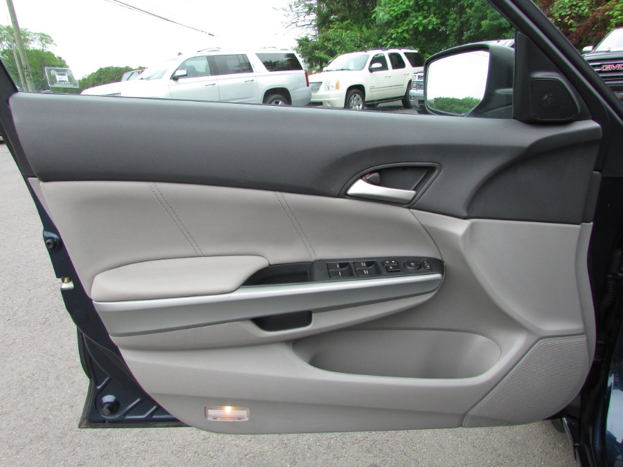 Used Honda Accord Sdn 4dr V6 Auto EX-L 2010 | United Auto Sales of E Windsor, Inc. East Windsor, Connecticut Used Honda Accord Sdn 4dr V6 Auto EX-L 2010 | United Auto Sales of E Windsor, Inc. East Windsor, Connecticut