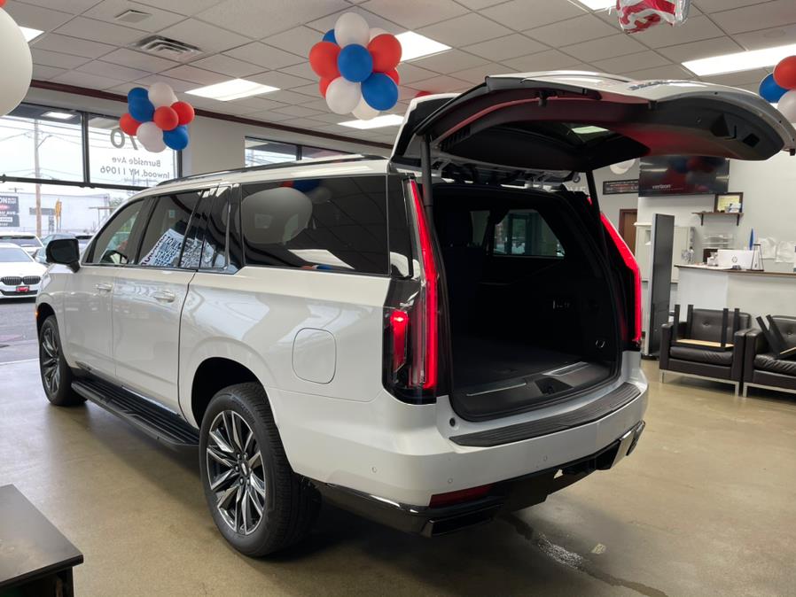 Used Cadillac Escalade ESV 4WD 4dr Sport 2021 | 5 Towns Drive. Inwood, New York Used Cadillac Escalade ESV 4WD 4dr Sport 2021 | 5 Towns Drive. Inwood, New York