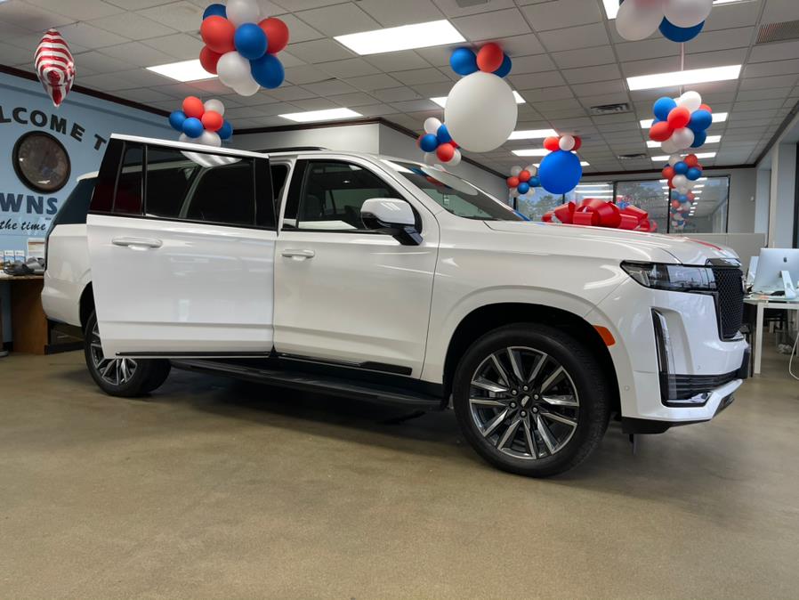 Used Cadillac Escalade ESV 4WD 4dr Sport 2021 | 5 Towns Drive. Inwood, New York Used Cadillac Escalade ESV 4WD 4dr Sport 2021 | 5 Towns Drive. Inwood, New York
