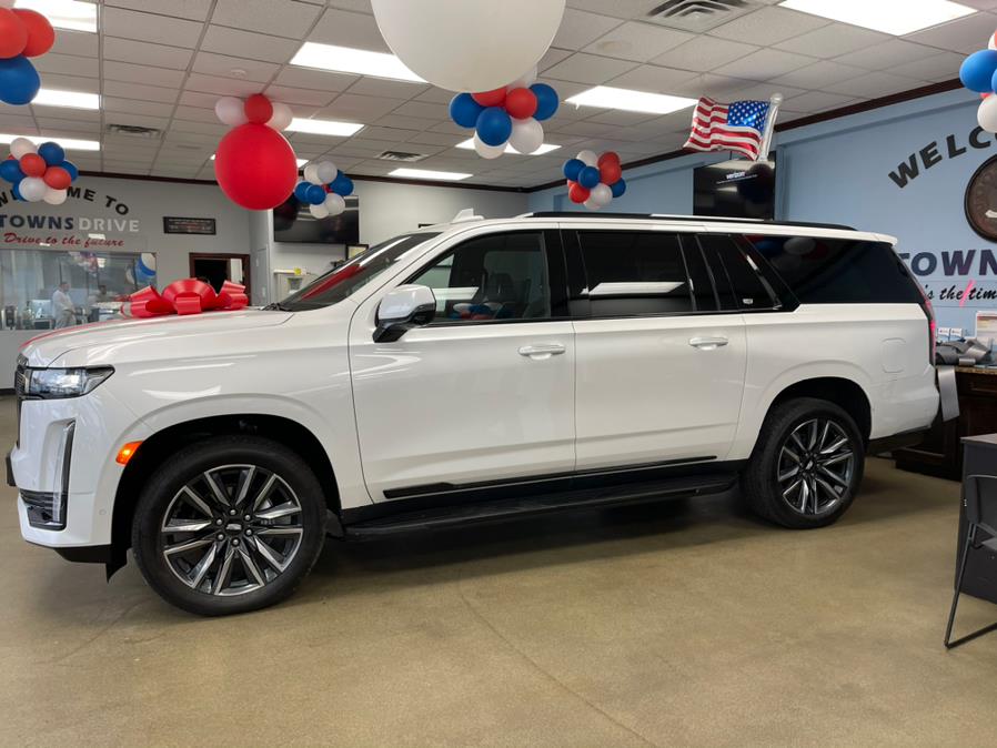 Used Cadillac Escalade ESV 4WD 4dr Sport 2021 | 5 Towns Drive. Inwood, New York Used Cadillac Escalade ESV 4WD 4dr Sport 2021 | 5 Towns Drive. Inwood, New York