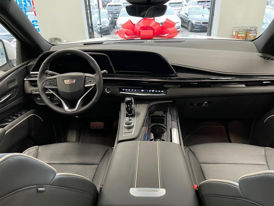 Used Cadillac Escalade ESV 4WD 4dr Sport 2021 | 5 Towns Drive. Inwood, New York Used Cadillac Escalade ESV 4WD 4dr Sport 2021 | 5 Towns Drive. Inwood, New York
