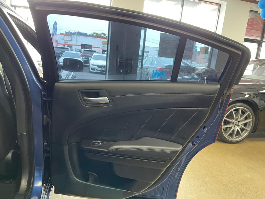 Used Dodge Charger SXT RWD 2019 | 5 Towns Drive. Inwood, New York Used Dodge Charger SXT RWD 2019 | 5 Towns Drive. Inwood, New York