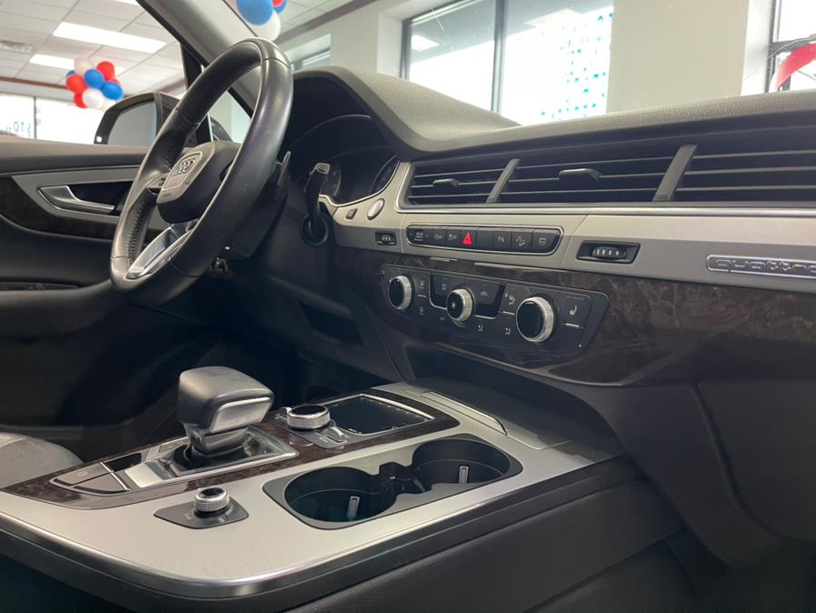 2018 Audi Q7 2.0 TFSI Premium, available for sale in Inwood, New York | 5 Towns Drive. Inwood, New York 2018 Audi Q7 2.0 TFSI Premium, available for sale in Inwood, New York | 5 Towns Drive. Inwood, New York