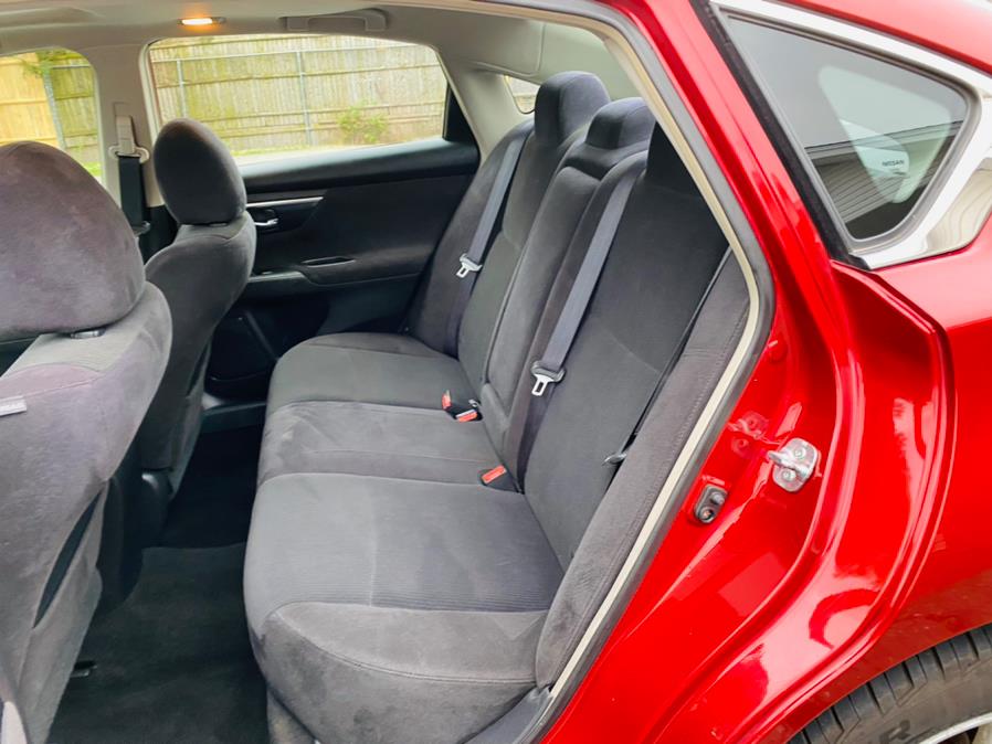 Used Nissan Altima 4dr Sdn I4 2.5 S 2013 | Supreme Automotive. New Britain, Connecticut Used Nissan Altima 4dr Sdn I4 2.5 S 2013 | Supreme Automotive. New Britain, Connecticut