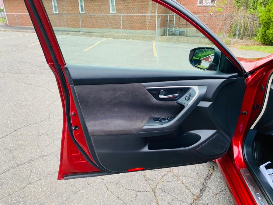 Used Nissan Altima 4dr Sdn I4 2.5 S 2013 | Supreme Automotive. New Britain, Connecticut Used Nissan Altima 4dr Sdn I4 2.5 S 2013 | Supreme Automotive. New Britain, Connecticut