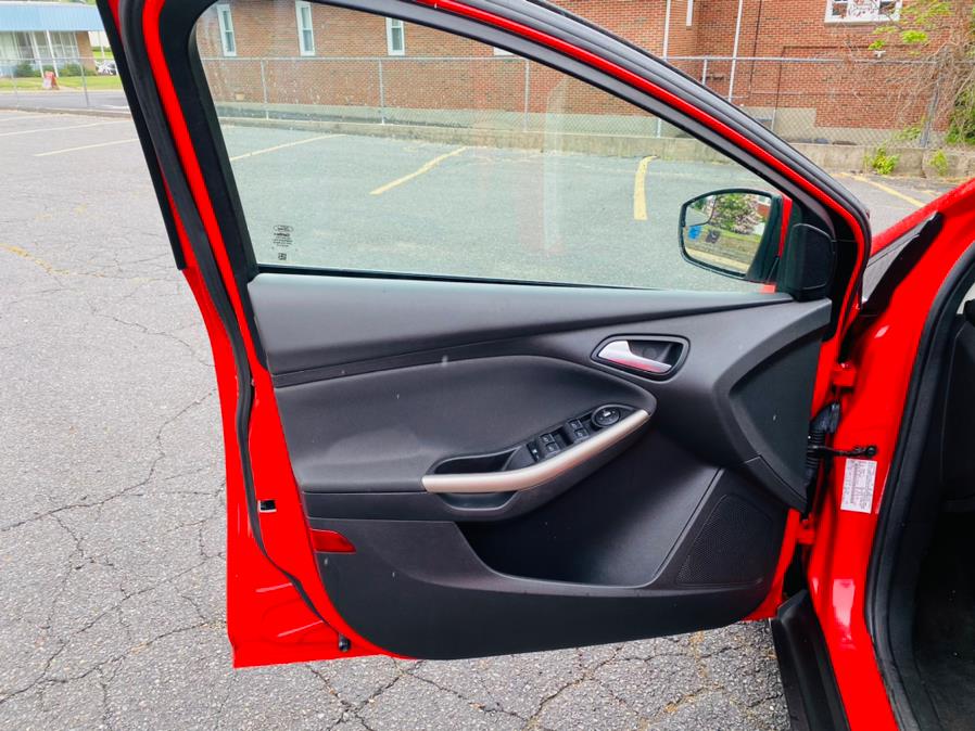 2012 Ford Focus 4dr Sdn SEL, available for sale in New Britain, Connecticut | Supreme Automotive. New Britain, Connecticut 2012 Ford Focus 4dr Sdn SEL, available for sale in New Britain, Connecticut | Supreme Automotive. New Britain, Connecticut