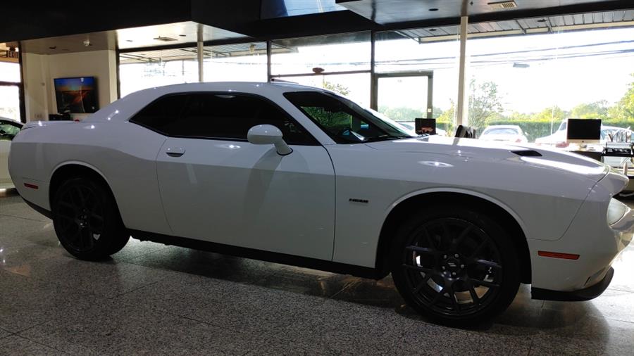 Used Dodge Challenger R/T RWD 2018 | Dream Car Gallery. Woodbury, New York Used Dodge Challenger R/T RWD 2018 | Dream Car Gallery. Woodbury, New York