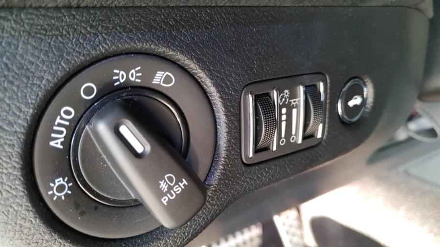 Used Dodge Challenger R/T RWD 2018 | Dream Car Gallery. Woodbury, New York Used Dodge Challenger R/T RWD 2018 | Dream Car Gallery. Woodbury, New York