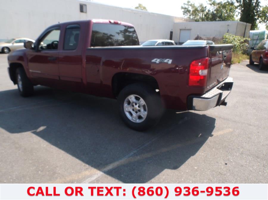 Used Chevrolet Silverado 1500 4WD Ext Cab 143.5" LT w/1LT 2008 | Lee Motors Sales Inc. Hartford, Connecticut Used Chevrolet Silverado 1500 4WD Ext Cab 143.5" LT w/1LT 2008 | Lee Motors Sales Inc. Hartford, Connecticut