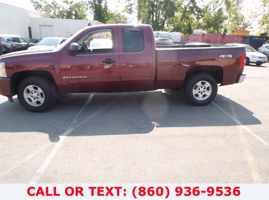 Used Chevrolet Silverado 1500 4WD Ext Cab 143.5" LT w/1LT 2008 | Lee Motors Sales Inc. Hartford, Connecticut Used Chevrolet Silverado 1500 4WD Ext Cab 143.5" LT w/1LT 2008 | Lee Motors Sales Inc. Hartford, Connecticut