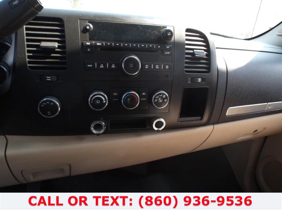 Used Chevrolet Silverado 1500 4WD Ext Cab 143.5" LT w/1LT 2008 | Lee Motors Sales Inc. Hartford, Connecticut Used Chevrolet Silverado 1500 4WD Ext Cab 143.5" LT w/1LT 2008 | Lee Motors Sales Inc. Hartford, Connecticut