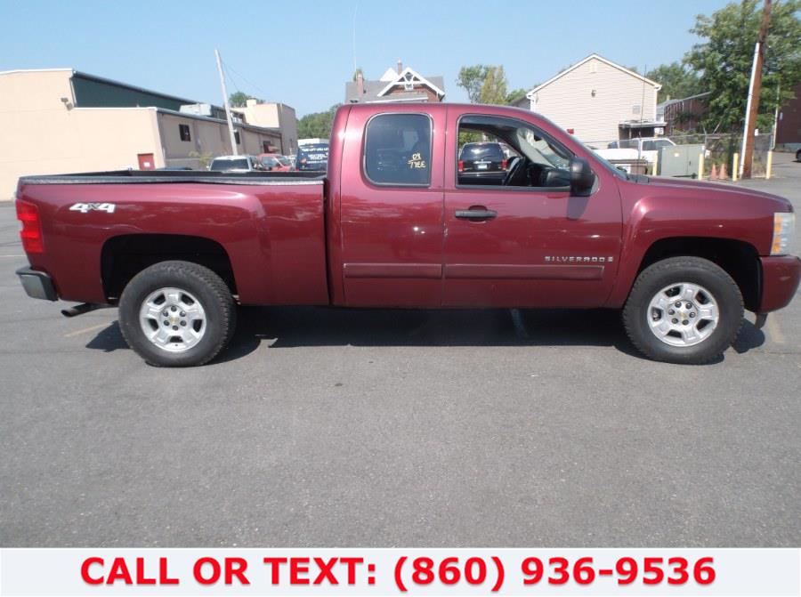 Used Chevrolet Silverado 1500 4WD Ext Cab 143.5" LT w/1LT 2008 | Lee Motors Sales Inc. Hartford, Connecticut Used Chevrolet Silverado 1500 4WD Ext Cab 143.5" LT w/1LT 2008 | Lee Motors Sales Inc. Hartford, Connecticut
