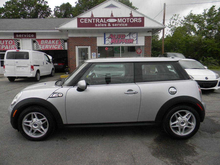 2009 MINI Cooper Hardtop 2dr Cpe S, available for sale in Southborough, Massachusetts | M&M Vehicles Inc dba Central Motors. Southborough, Massachusetts