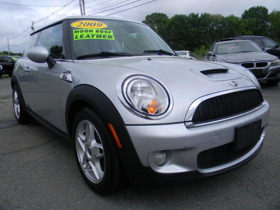 Used MINI Cooper Hardtop 2dr Cpe S 2009 | M&M Vehicles Inc dba Central Motors. Southborough, Massachusetts Used MINI Cooper Hardtop 2dr Cpe S 2009 | M&M Vehicles Inc dba Central Motors. Southborough, Massachusetts