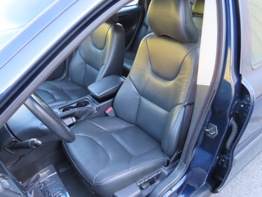 2004 Volvo V70 2.4L Auto w/Sunroof, available for sale in North Salem, New York | Meccanic Shop North Inc. North Salem, New York 2004 Volvo V70 2.4L Auto w/Sunroof, available for sale in North Salem, New York | Meccanic Shop North Inc. North Salem, New York