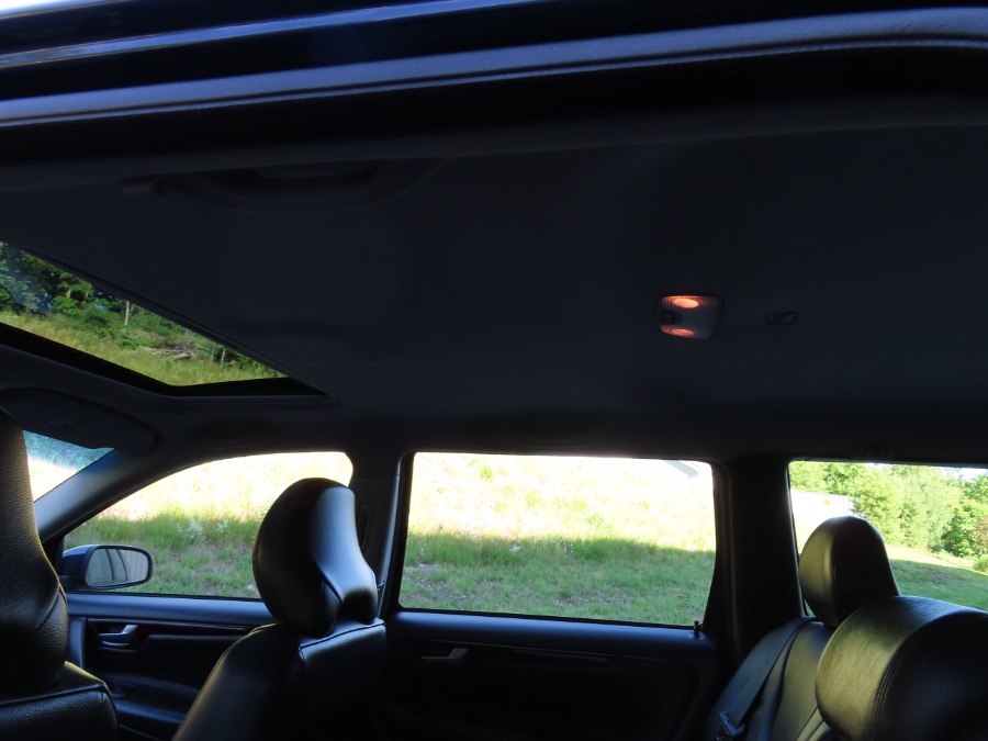 2004 Volvo V70 2.4L Auto w/Sunroof, available for sale in North Salem, New York | Meccanic Shop North Inc. North Salem, New York 2004 Volvo V70 2.4L Auto w/Sunroof, available for sale in North Salem, New York | Meccanic Shop North Inc. North Salem, New York