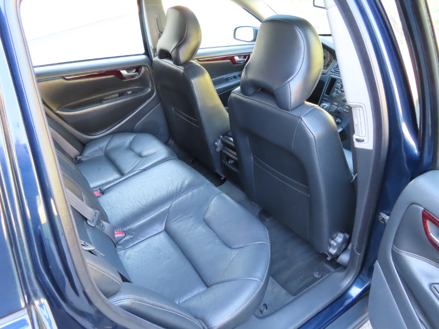 2004 Volvo V70 2.4L Auto w/Sunroof, available for sale in North Salem, New York | Meccanic Shop North Inc. North Salem, New York 2004 Volvo V70 2.4L Auto w/Sunroof, available for sale in North Salem, New York | Meccanic Shop North Inc. North Salem, New York