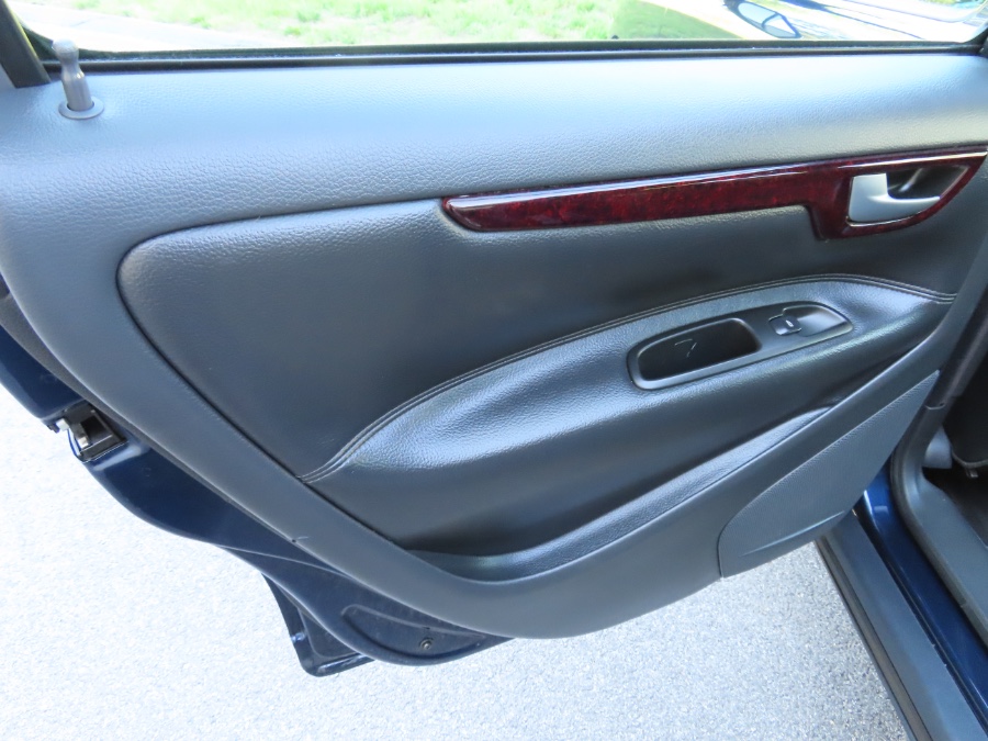 2004 Volvo V70 2.4L Auto w/Sunroof, available for sale in North Salem, New York | Meccanic Shop North Inc. North Salem, New York 2004 Volvo V70 2.4L Auto w/Sunroof, available for sale in North Salem, New York | Meccanic Shop North Inc. North Salem, New York