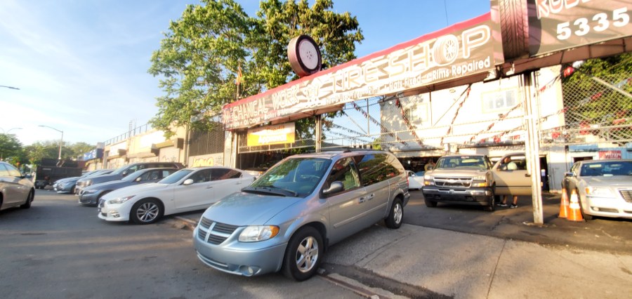 Used Dodge Caravan 4dr Grand SXT 2005 | Rubber Bros Auto World. Brooklyn, New York Used Dodge Caravan 4dr Grand SXT 2005 | Rubber Bros Auto World. Brooklyn, New York